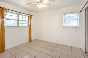 215 E Tennie St, Gainesville, TX 76240 - Photo 23