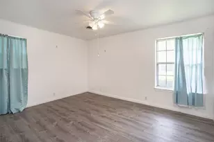 215 E Tennie St, Gainesville, TX 76240 - Photo 25