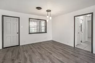 215 E Tennie St, Gainesville, TX 76240 - Photo 9