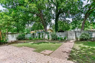 215 E Tennie St, Gainesville, TX 76240 - Photo 31