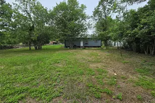 806 S Rusk Ave, Cameron, TX 76520 - Photo 11