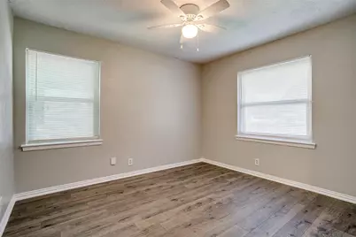 1909 Balla Way, Grand Prairie, TX 75051 - Photo 29