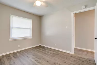 1909 Balla Way, Grand Prairie, TX 75051 - Photo 31