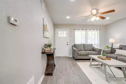 1909 Balla Way, Grand Prairie, TX 75051 - Photo 9