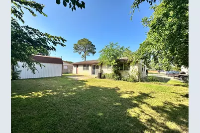2818 Lowell Drive, Irving, TX 75062 - Photo 15
