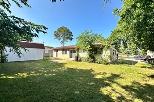 2818 Lowell Dr, Irving, TX 75062 - Photo 15