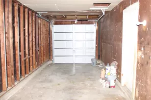 2818 Lowell Dr, Irving, TX 75062 - Photo 13