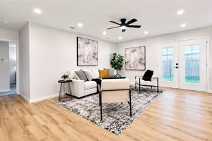 9815 Sophora Cir, Dallas, TX 75249 - Photo 15
