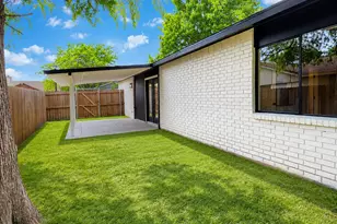 9815 Sophora Cir, Dallas, TX 75249 - Photo 33