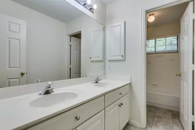 2021 Broadleaf Drive, Arlington, TX 76001 - Photo 13
