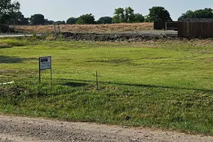 512 W Cedar St, Gunter, TX 75058 - Photo 1