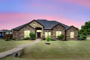 100 Windsor Cir, Waxahachie, TX 75165 - Photo 1