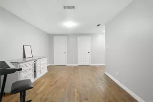 813 Beacon Hill Dr, Irving, TX 75061 - Photo 9