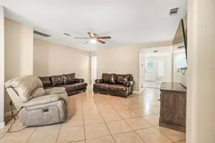 813 Beacon Hill Dr, Irving, TX 75061 - Photo 3