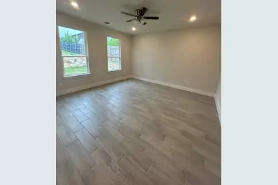 2215 Beverly Drive, Granbury, TX 76048 - Photo 5