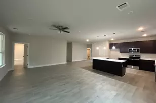 2215 Beverly Dr, Granbury, TX 76048 - Photo 7