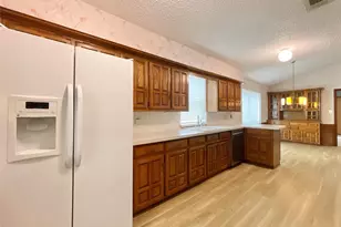 9931 Chimney Hill Ln, Dallas, TX 75243 - Photo 11