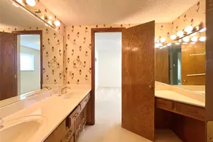 9931 Chimney Hill Ln, Dallas, TX 75243 - Photo 23