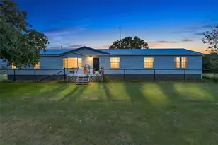 197 Co Rd 3382, Paradise, TX 76073 - Photo 1