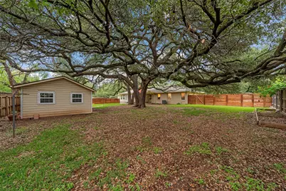 4901 Meadow Wood Drive, Waco, TX 76710 - Photo 27