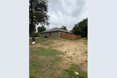 106 Woodard Avenue, Cleburne, TX 76033 - Photo 3