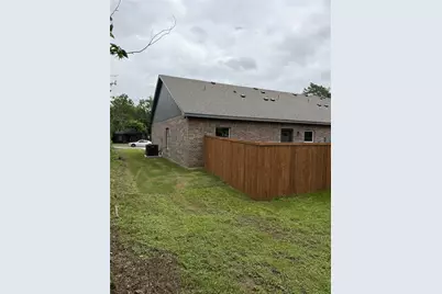 106 Woodard Avenue, Cleburne, TX 76033 - Photo 7