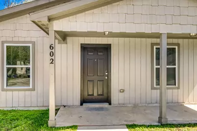 602 N Taylor Street, Gainesville, TX 76240 - Photo 7
