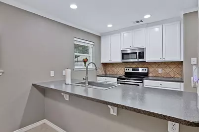 732 Hillside Drive, Burleson, TX 76028 - Photo 9
