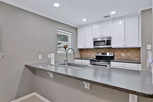 732 Hillside Dr, Burleson, TX 76028 - Photo 9
