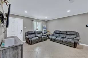 732 Hillside Dr, Burleson, TX 76028 - Photo 7