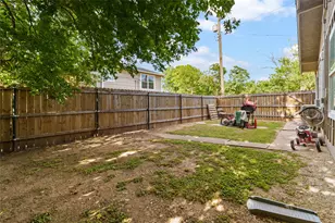 1041 S 14th St, Abilene, TX 79602 - Photo 3