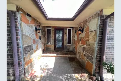 1401 Fieldstone Court E, Bedford, TX 76022 - Photo 3