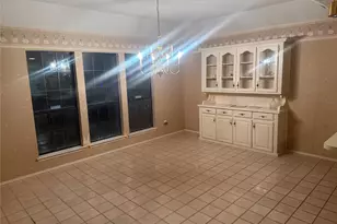 836 Lombardy Ct, Fort Worth, TX 76112 - Photo 3