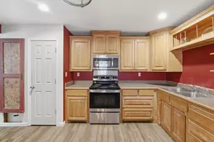 308 Oakwood St, Chico, TX 76431 - Photo 11