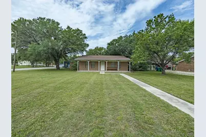 308 Oakwood Street, Chico, TX 76431 - Photo 1