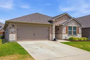 1501 Pleasant Knoll Trl, Aubrey, TX 76227 - Photo 3