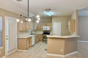 2151 Arbor Creek Dr, Carrollton, TX 75010 - Photo 9
