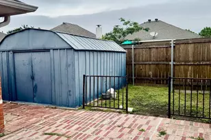 2151 Arbor Creek Dr, Carrollton, TX 75010 - Photo 21