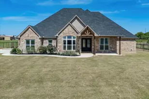 105 Carls Ct, Boyd, TX 76023 - Photo 3