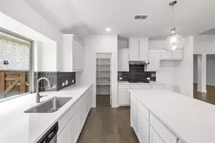 700 Brazos Dr, Van Alstyne, TX 75495 - Photo 5