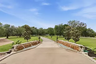 2810 French Kingston Ct, Granbury, TX 76049 - Photo 3