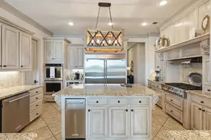 2810 French Kingston Ct, Granbury, TX 76049 - Photo 11