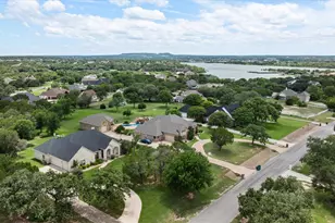 2009 Wigeon St, Granbury, TX 76049 - Photo 3