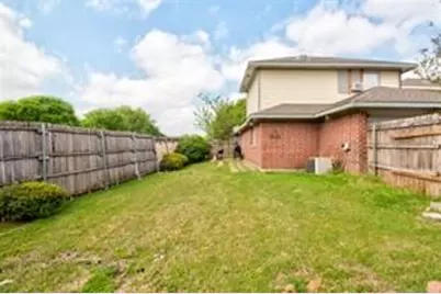 201 Teakwood Lane, Lewisville, TX 75067 - Photo 3