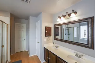 2812 N Hampton Dr, Grand Prairie, TX 75052 - Photo 15