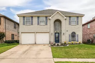 2812 N Hampton Dr, Grand Prairie, TX 75052 - Photo 1