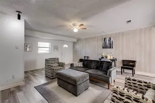 2000 Melissa St, Arlington, TX 76010 - Photo 5