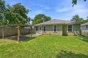 323 Texas St, Pottsboro, TX 75076 - Photo 13