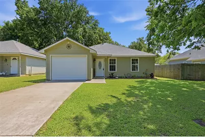 323 Texas Street, Pottsboro, TX 75076 - Photo 1