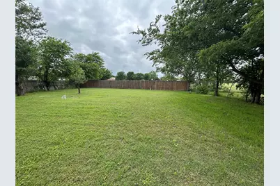 1105 N Knowles Drive, Saginaw, TX 76179 - Photo 3